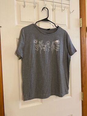 SHEIN Heather Gray Crewneck Short Sleeve Tee